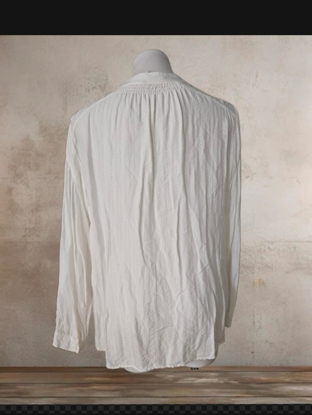Treasure & Bond Button-Front Long Sleeve Blouse Large - Picture 2 of 6